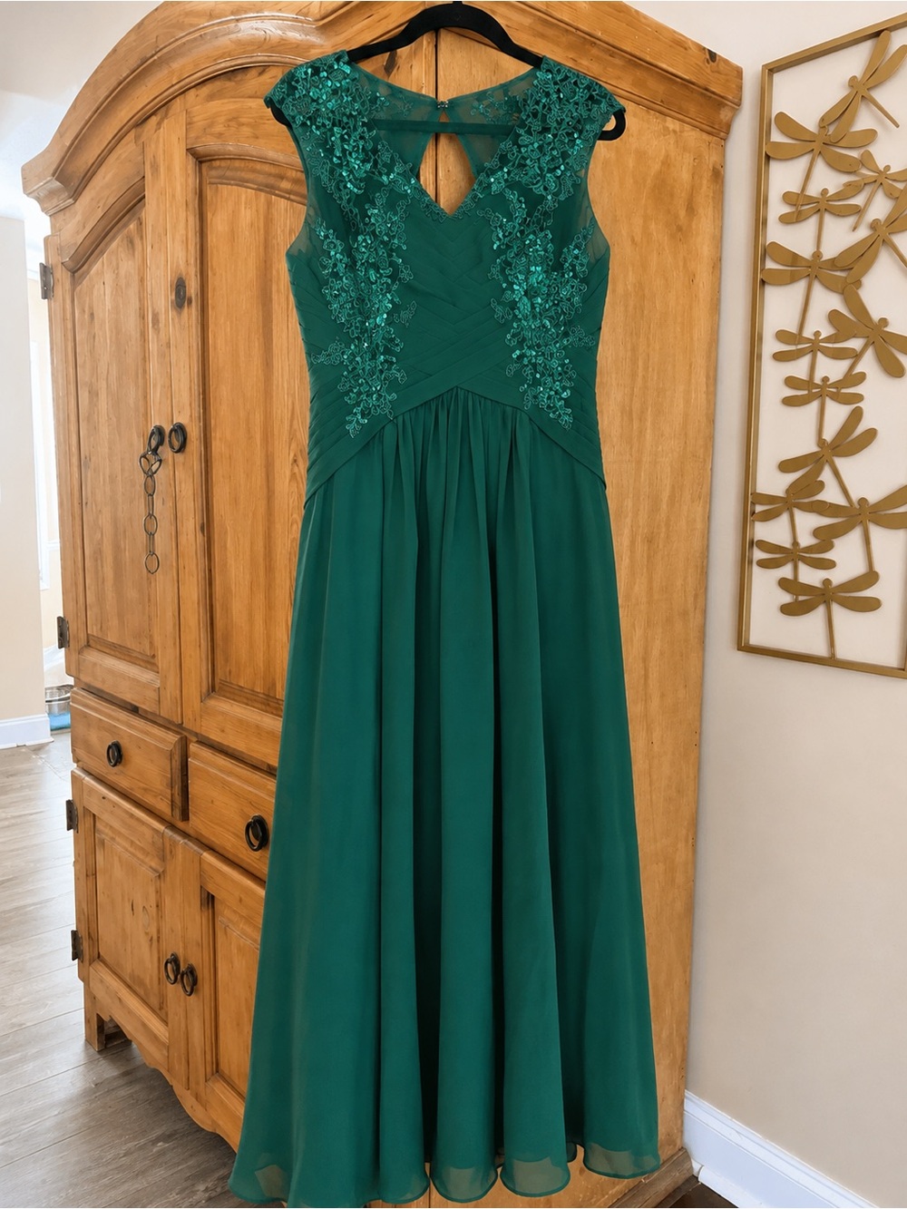 Elegant Emerald Lace Bodice Maxi Dress
